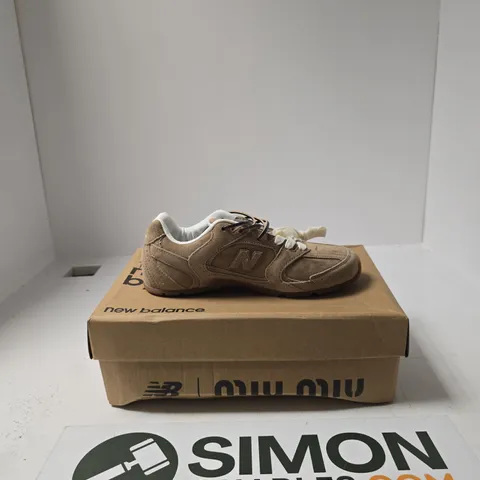 BOXED PAIE OF MIU MIU X NEW BALANCE BROWN LOW TOP TRAINERS SIZE 4