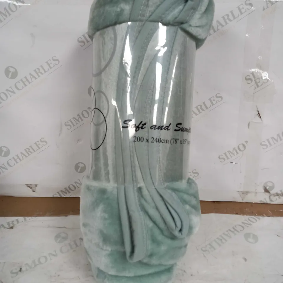 GAVENO CAVAILIA MINK FAUX FUR THROW