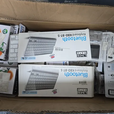 APPROXIMATELY 15 ASSORTED ELECTRICAL PRODUCTS TO INCLUDE KEYBOARDS, MICE, HDMI SWITCH ETC - COLLECTION ONLY 