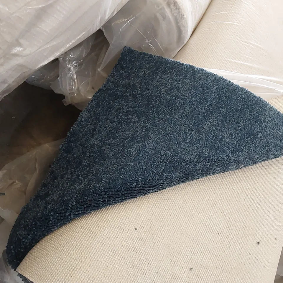 ROLL OF QUALITY FIRST IMPRESSIONS AMBIENCE CARPET // SIZE: APPROX 4 X 6.9m