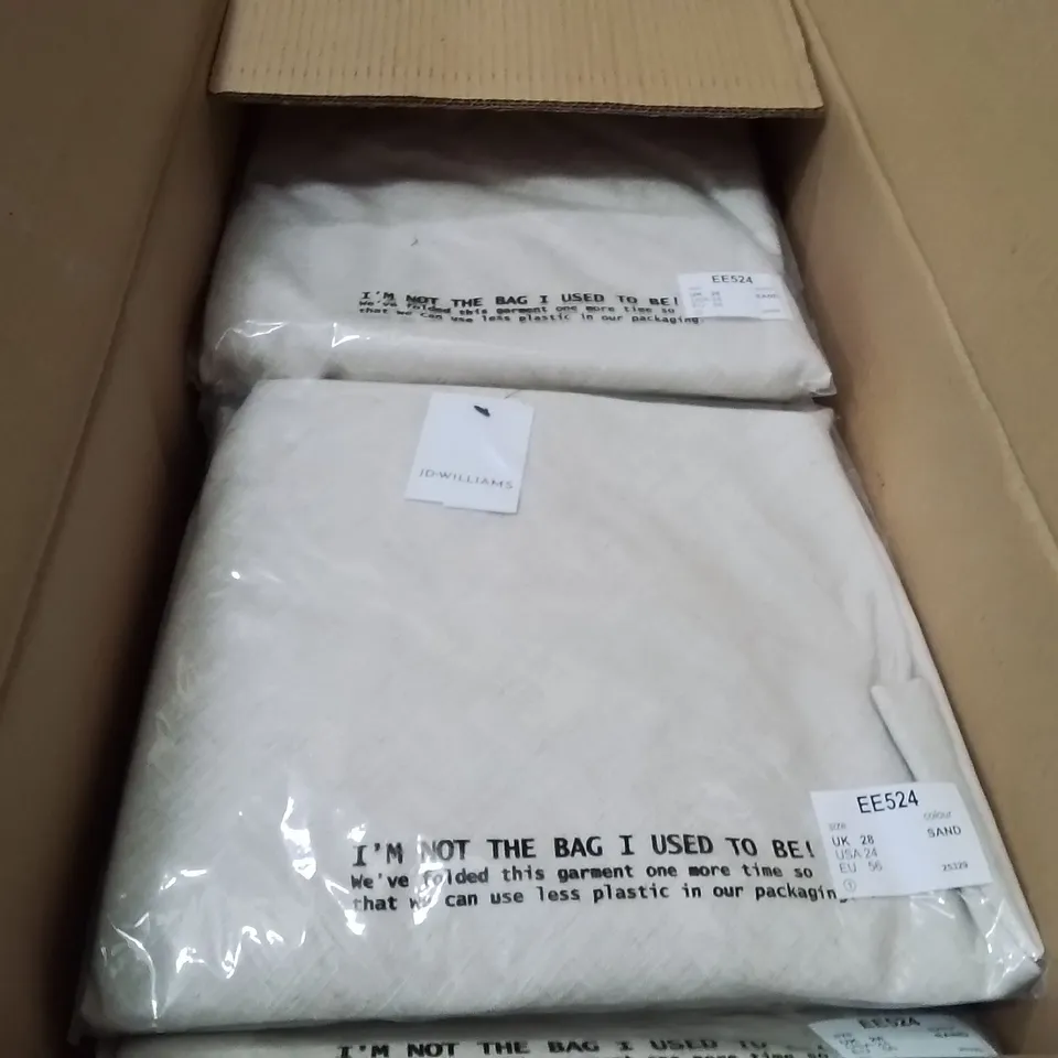 BOXED BRAND NEW APPROXIMATELY 13 JD WILLIAMS FIT&FLARE SKIRT SAND SIZE 28