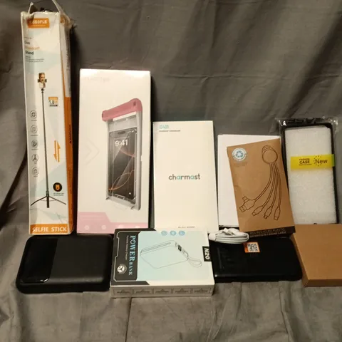 APPROXIMATELY 15  ASSORTED ELECTRICAL ITEMS TO INCLUDE POWER BANKS, PHONE CASES, CHARGERS, ETC
