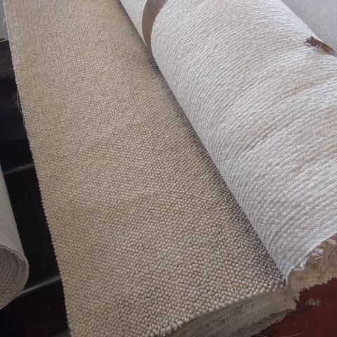 ROLL OF QUALITY LAKELAND HERD LOOP CARPET - APPROXIMATELY 5 x 5m