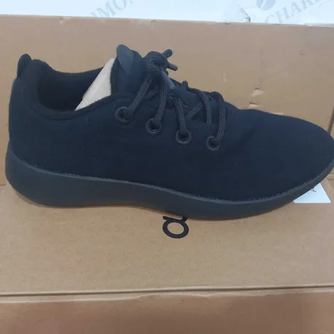 BOXED PAIR OF ALLBIRDS WOOL SHOES IN BLACK UK SIZE 10