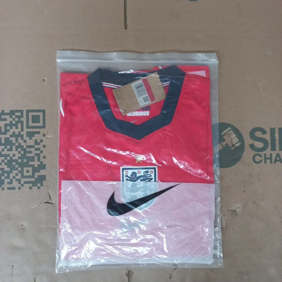 BAGGED NIKE ENGLAND FOOTBALL JERSEY IN RED SIZE LARGE