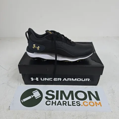 BOXED PAIR OF UNDER ARMOUR DRIVE PRO CLONE TRAINERS IN BLACK - UK 8