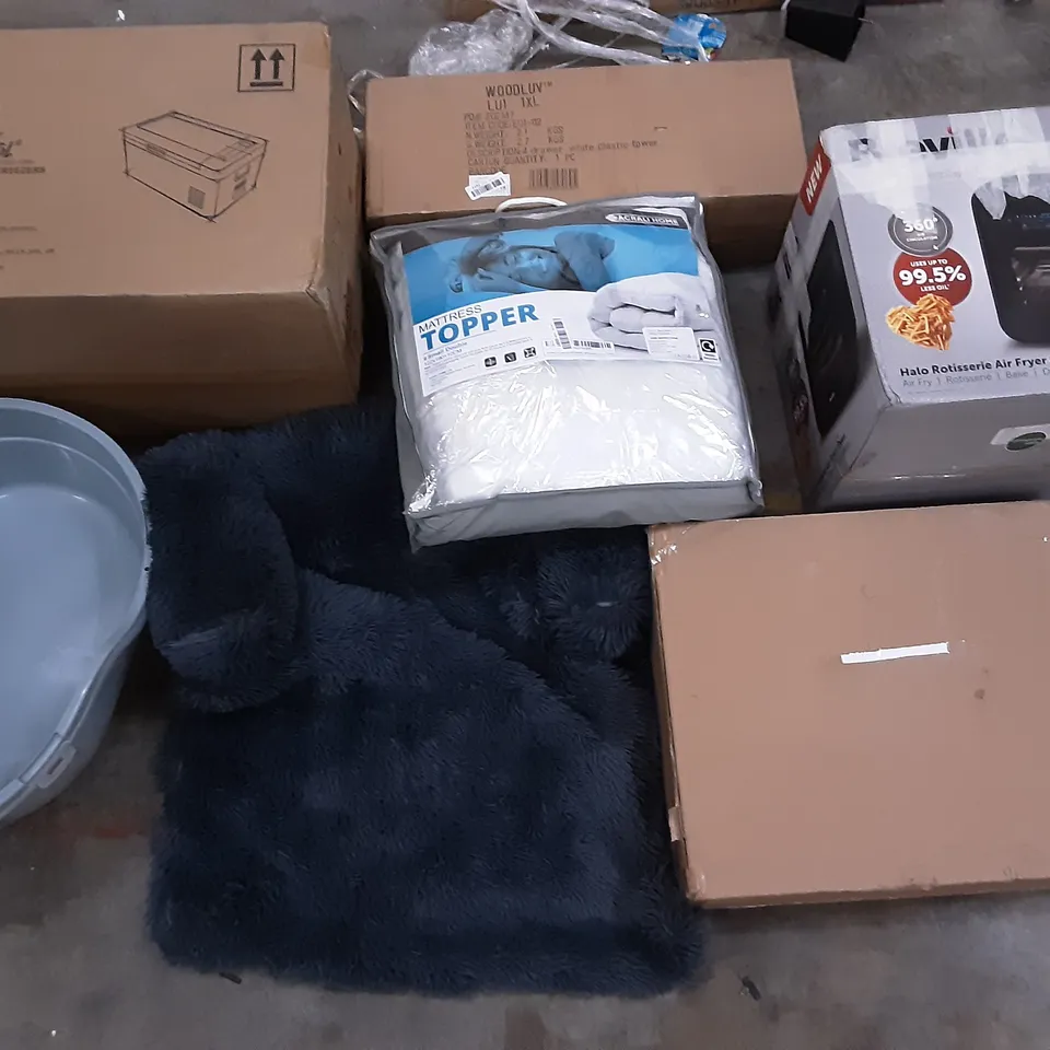 PALLET OF ASSORTED PRODUCTS INCLUDING BREVILLE HALO ROTISSERIE AIR FRYER OVEN, ACRALI HOME MATTRESS TOPPER, ALPICOOL PORTABLE FRIDGE FREEZERS, 4 DRAWER WHITE PLASTIC TOWER, DIP BARS, CLOTHES DRYING R 