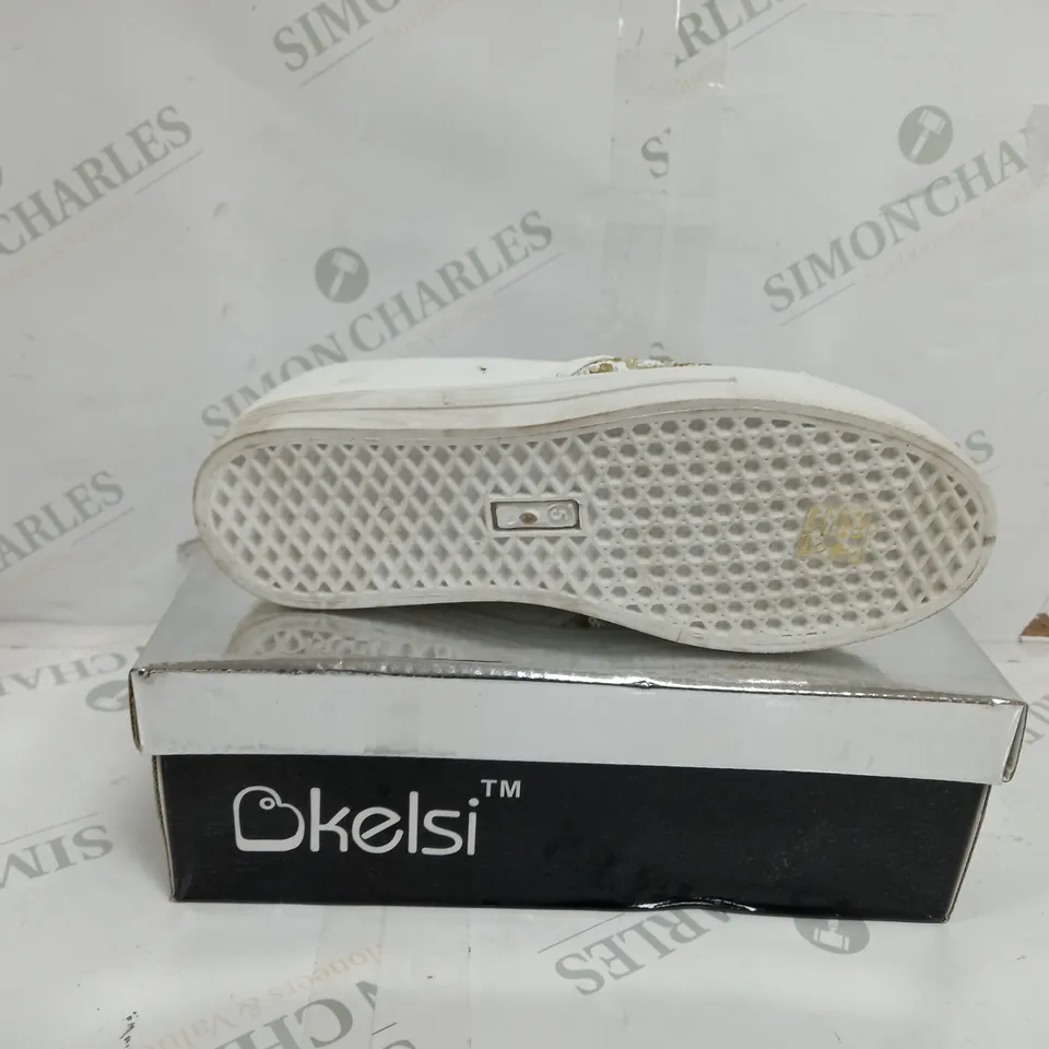 APPROXIMATELY 12 BOXED PAIR OF KELSI SLIP ON TRAINERS TO INCLUDE SIZES 4, 5, 6