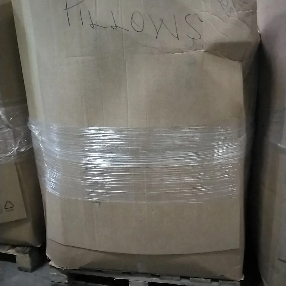 PALLET CONTAINING ASSORTED PILLOWS 