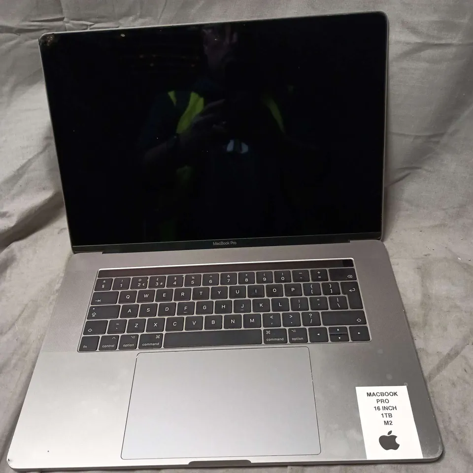 APPLE MACBOOK PRO 16 INCH 1TB M2