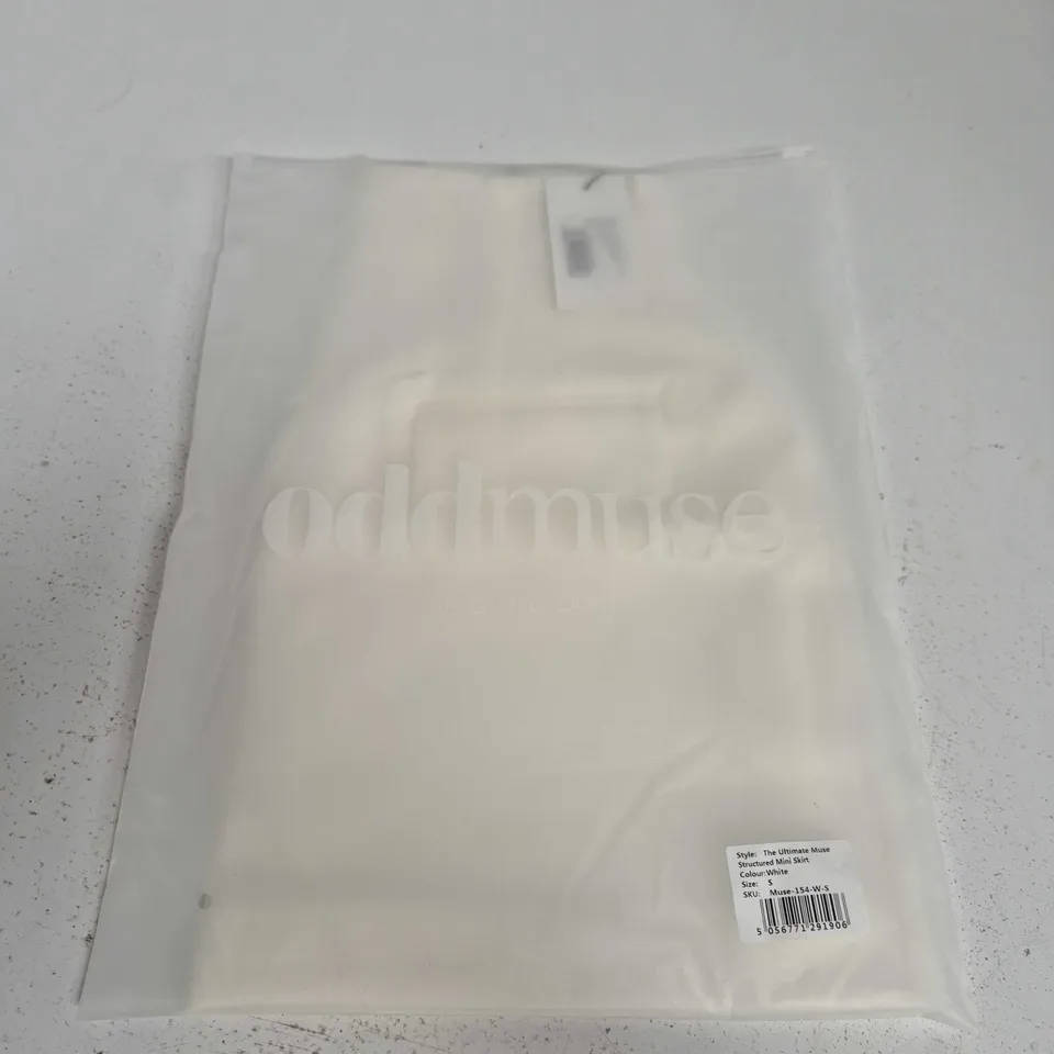 ODDMUSE THE ULTIMATE MUSE STRUCTURED MINI SKIRT – WHITE, UK SIZE S