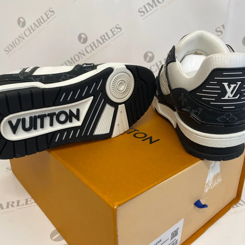 BOXED PAIR OF LOUIS VUITTON LV TRAINERS SIZE 39
