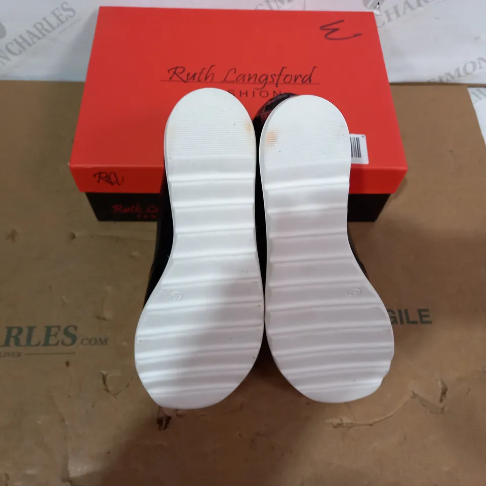 BOXED PAIR OF RUTH LANGSFORD SHOES - SIZE 40