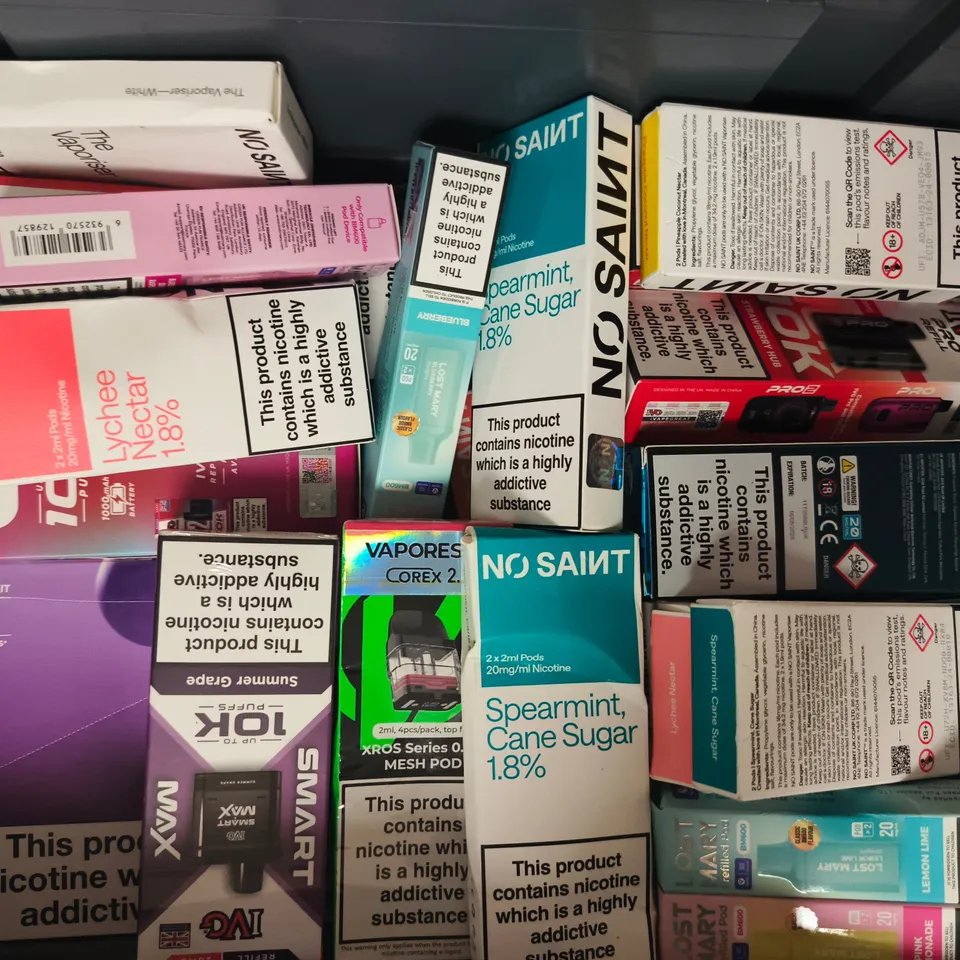APPROXIAMTELY 20 ASSORTED VAPING PRODUCTS - COLLECTION ONLY