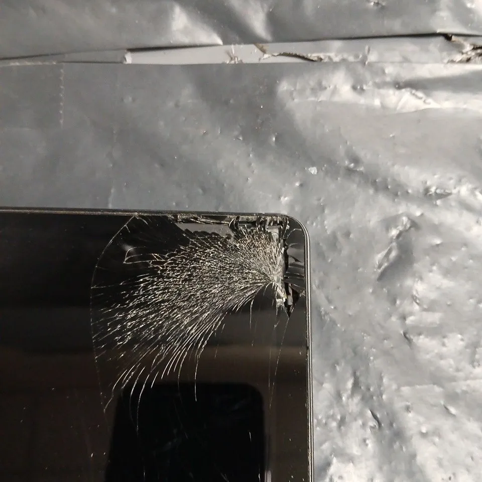 REALME TABLET – SILVER GREY BACK, CRACKED FRONT DISPLAY