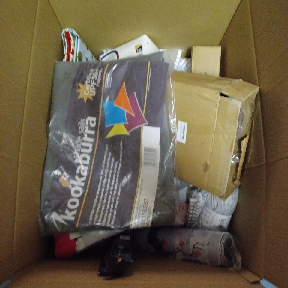 APPROXIMATELY 20 HOUSEHOLD ITEMS TO CONTAIN KICKBOXING LEG PADS, GYM FOAM ROLLER, IPAD CASE ETC 