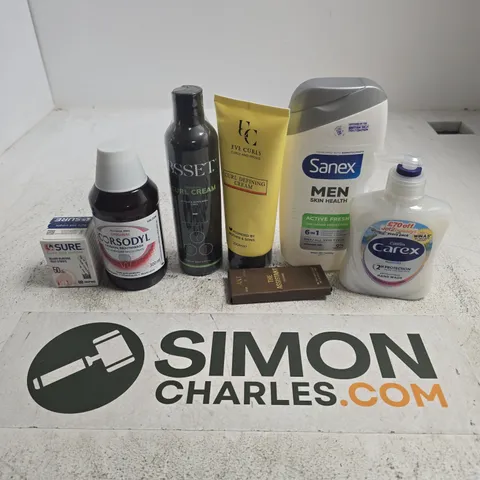 APPROXIMATELY 20 ASSORTED HEALTH & BEAUTY PRODUCTS TO INCLUDE SANEX MEN SKIN HEALTH SHOWER GEL, CAREX HAND WASH, EVE CURLS CURL DEFINING CREAM, ETC - COLLECTION ONLY