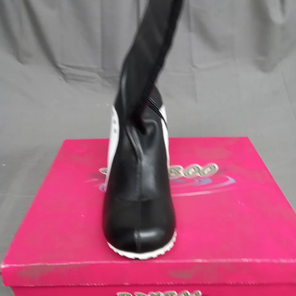 BOXED BAMBOO LEATHER BALLER HIGH HEEL SHOES IN BLACK AND WHITE SIZE 8.5