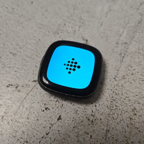 FITBIT VERSA 4 GRAPHITE