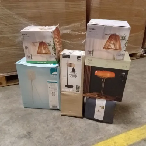 PALLET TO CONTAIN A LARGE QUANTITY OF DESIGNER HOME LIGHTING GOODS AND PRODUCTS 