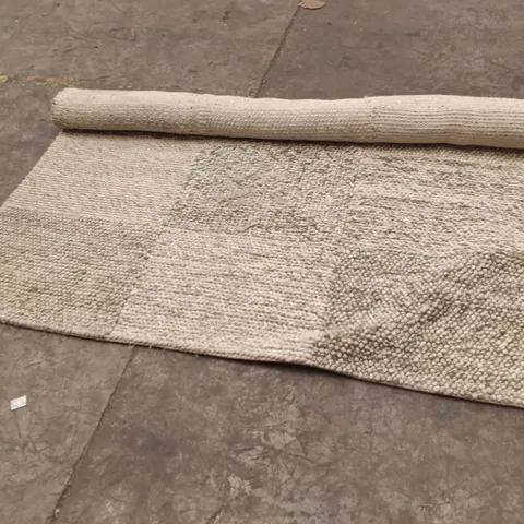 STILLAGE TO CONTAIN APPROXIMATELY 10X DESIGNER AREA RUGS