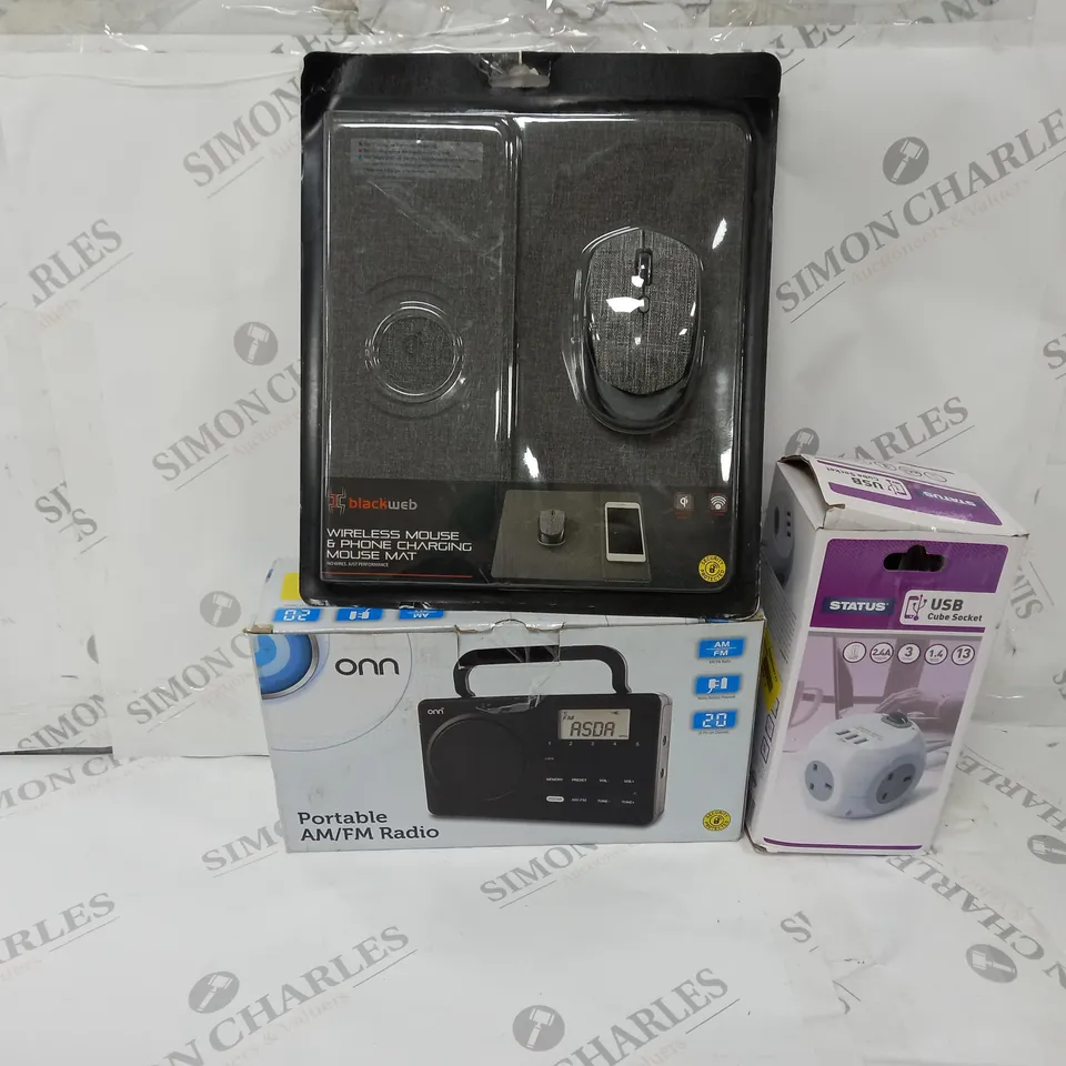 APPROXIMATELY 20 ASSORTED ITEMS TO INCLUDE BLACKWEB WIRELESS MOUSE AND PHONE CHARGING MAT, USB CUBE SOCKET, PORTABLE RADIO ETC. 
