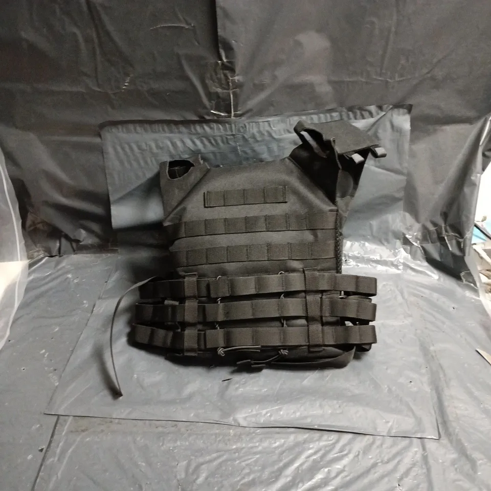 BLACK TACTICAL VEST WITH MOLLE WEBBING – PLATE CARRIER STYLE