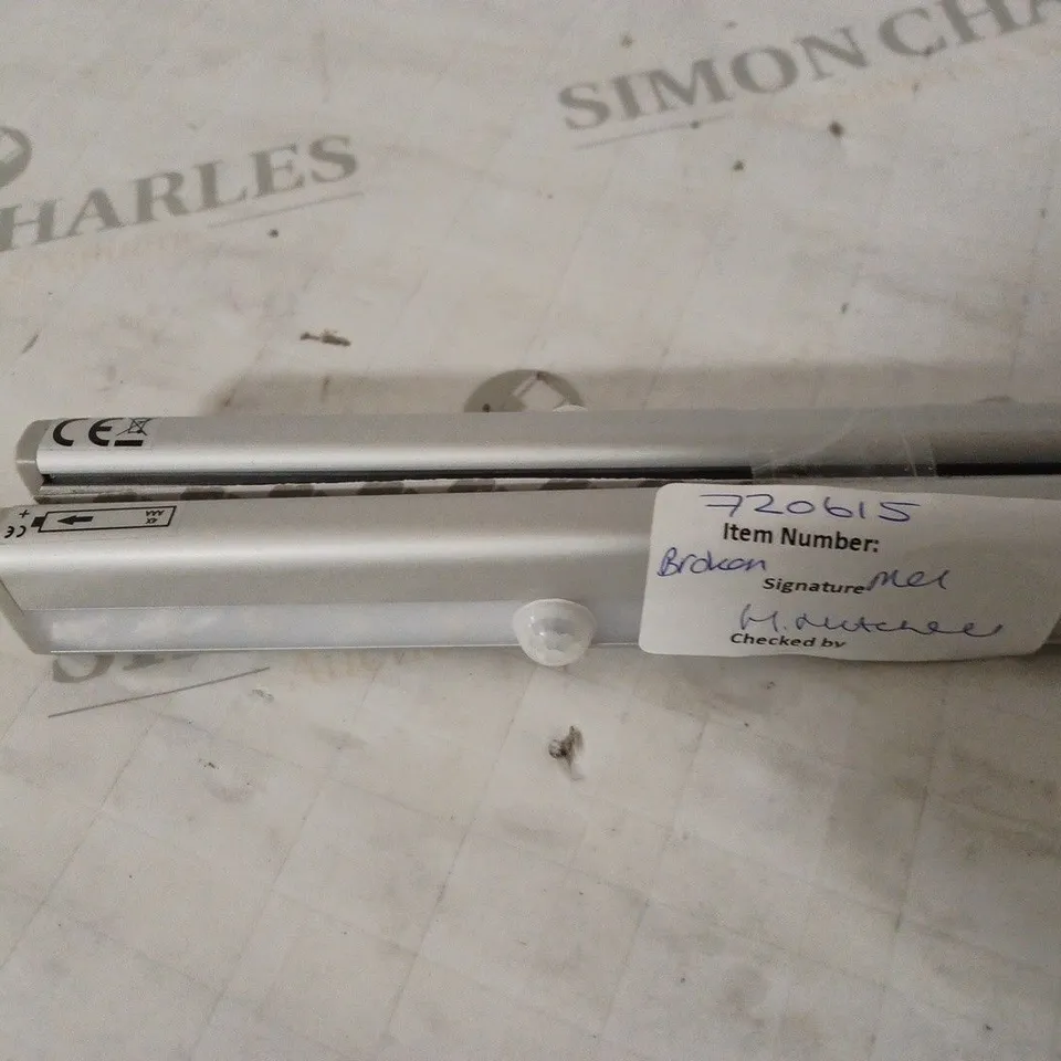 PAIR OF ADHESIVE LIGHT BARS 