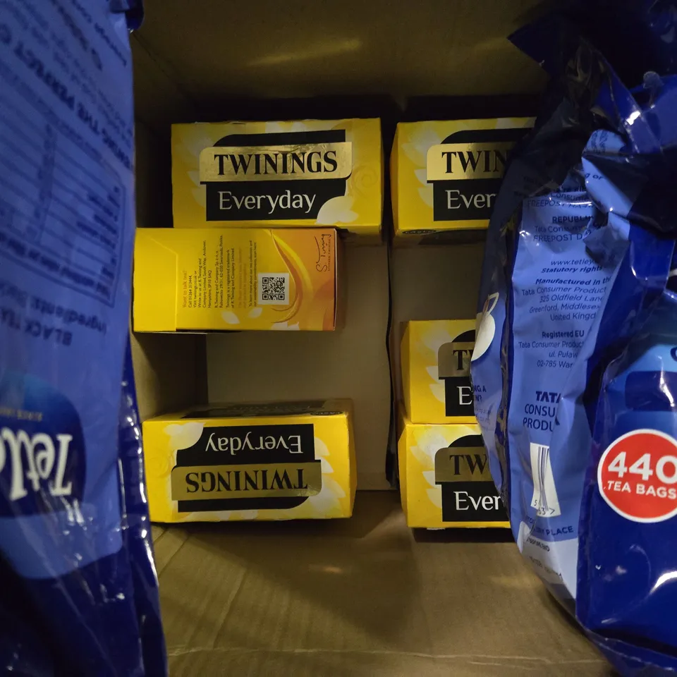 BOX OF APPROXIMATELY 10 ASSORTED TEAS TO INCLUDE - TETLEY & TWININGS EVERYDAY RICH FULL BODIED