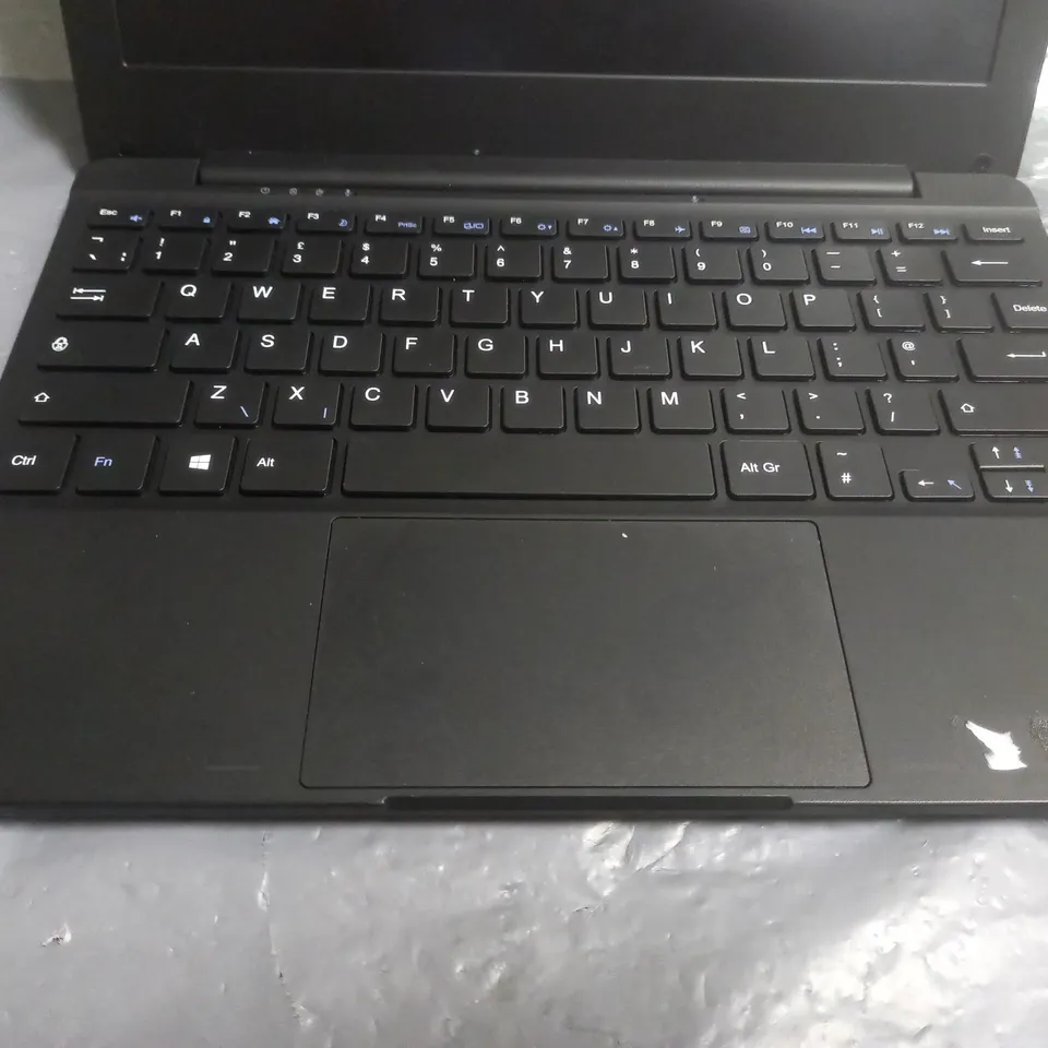DYNABOOK EUROPE GMBH E10-G-106