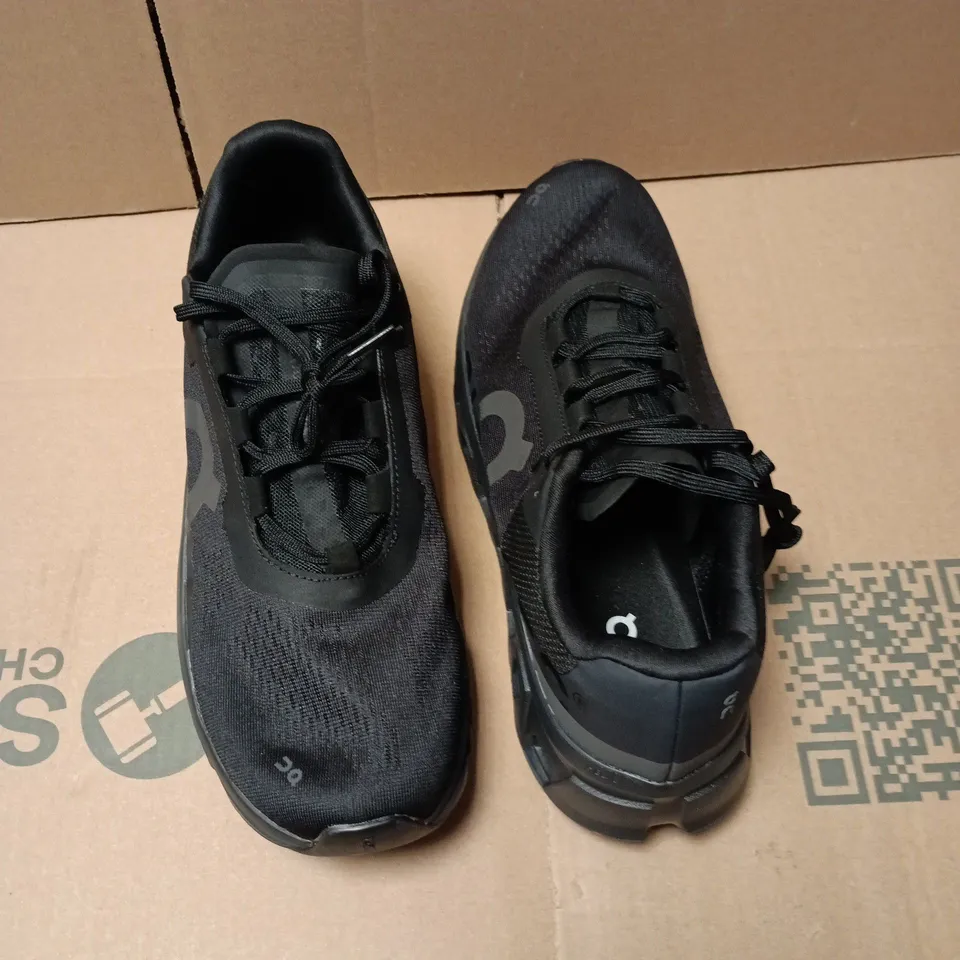 ON CLOUD SPEEDBOARD BLACK TRAINERS IN BLACK - UK 11