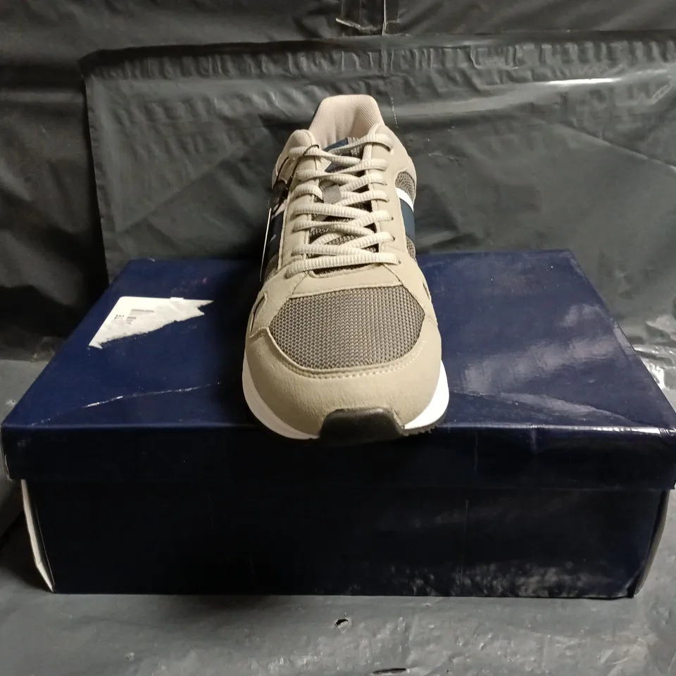 BOXED PAIR OF BEN SHERMAN TRAINERS IN GREY/NAVY/WHITE SIZE UK 12