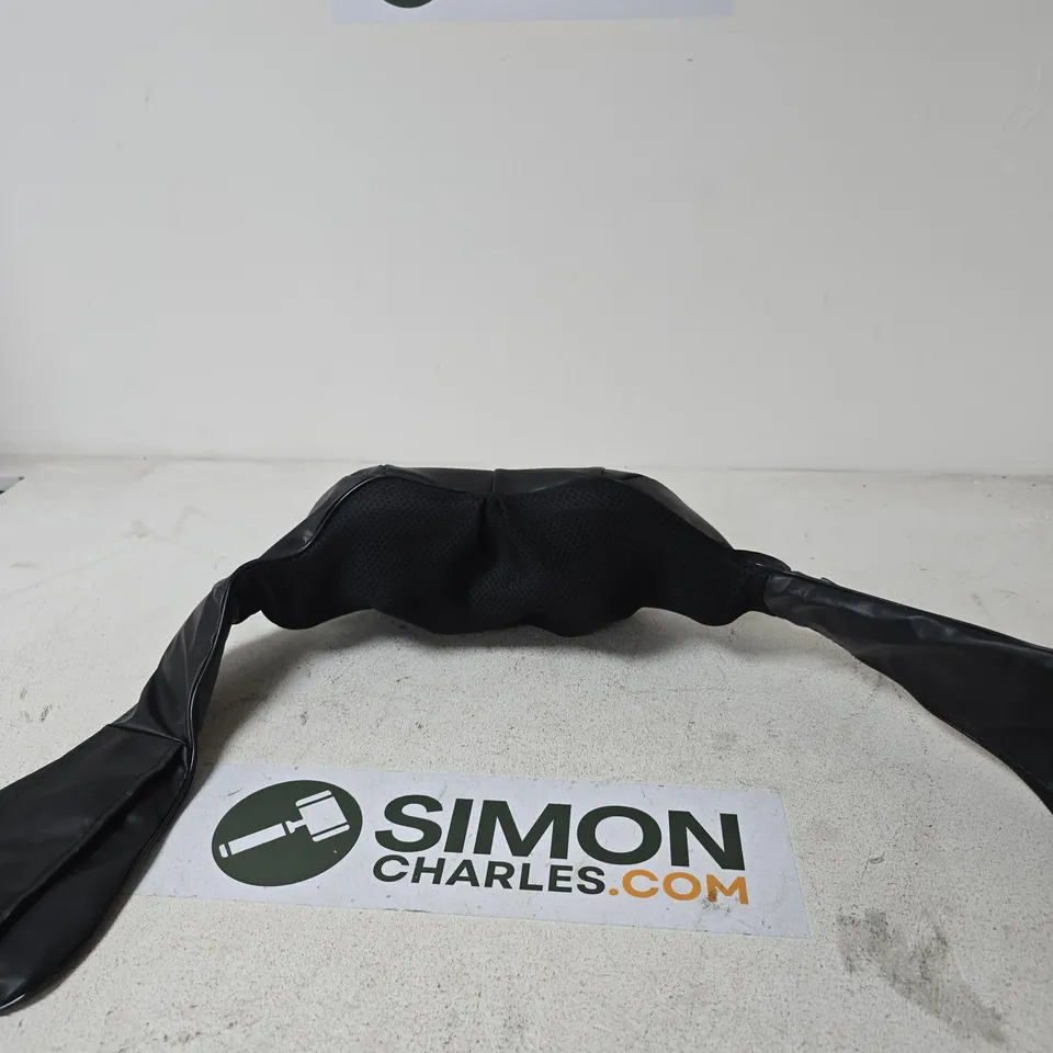 SHIATSU NECK AND SHOULDER MASSAGE