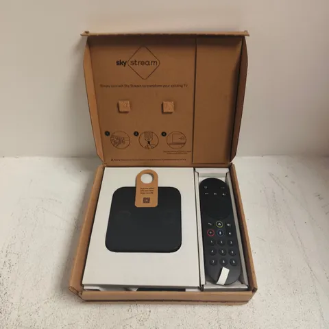 BOXED SKY STREAM PUCK IP061 IP061B
