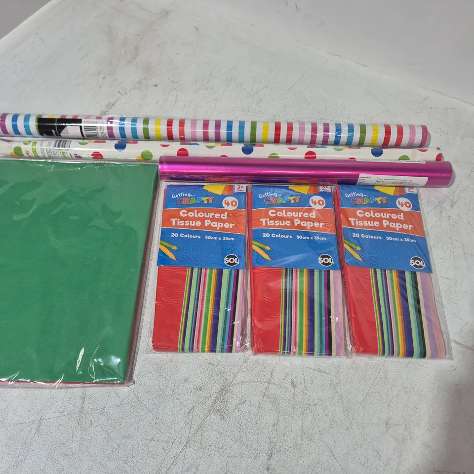 LOT OF ASSORTED PARTY ITEMS TO INCLUDE COLOURED TISSUE, PAPER AND GIFT WRAP