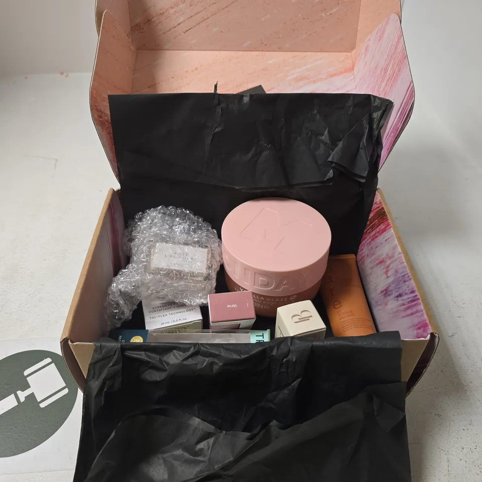 GRAZIA BEAUTY CLUB 7 ITEM GIFT SET TO INCLUDE O.P.I, PEARL BEAUTY, BARE BY VOGUE WILLIAMS ETC