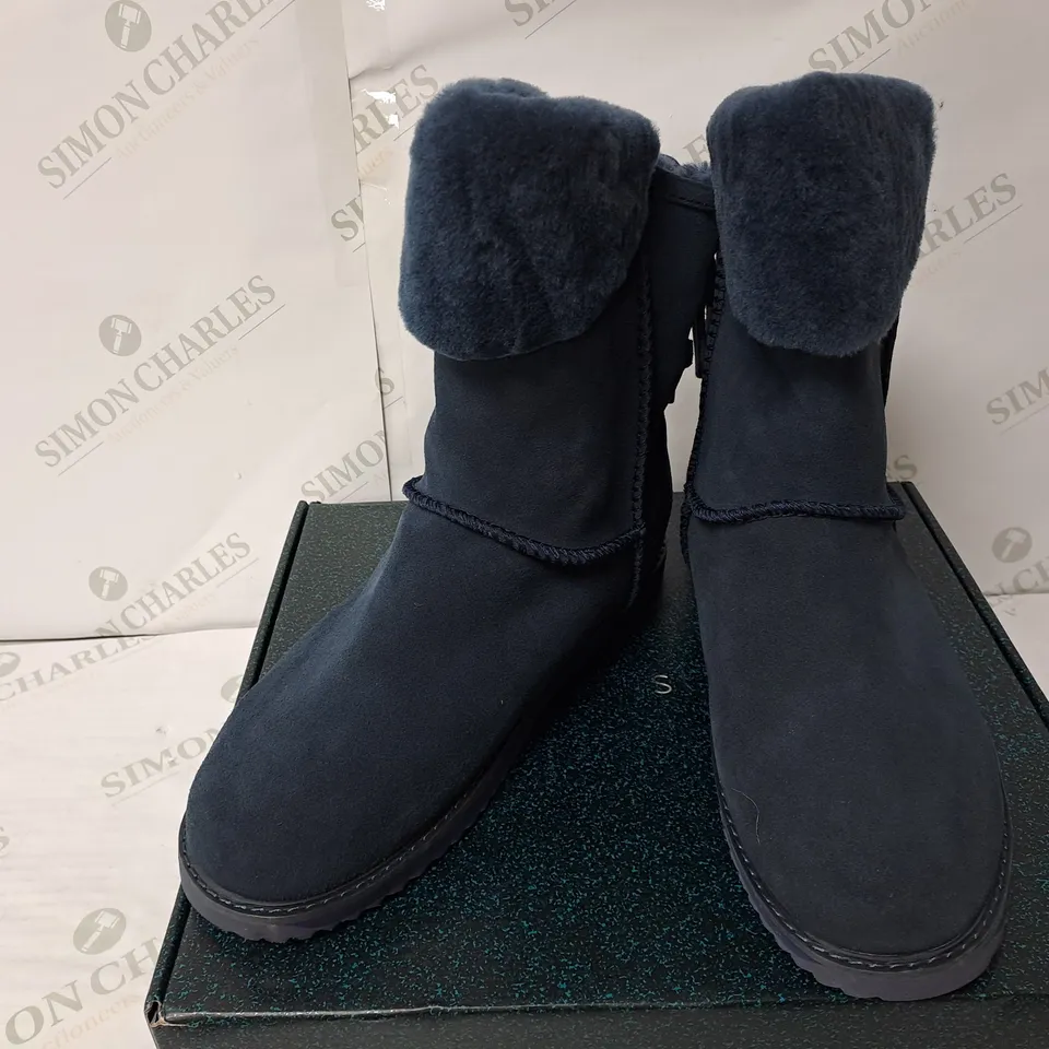 BOXED EMU BIRDWOOD WATERPROOF SHEEPSKIN BOOTS - SIZE 8