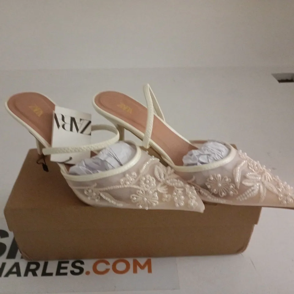 ZARA WHITE EU 39 WOMENS SHOES BOXED