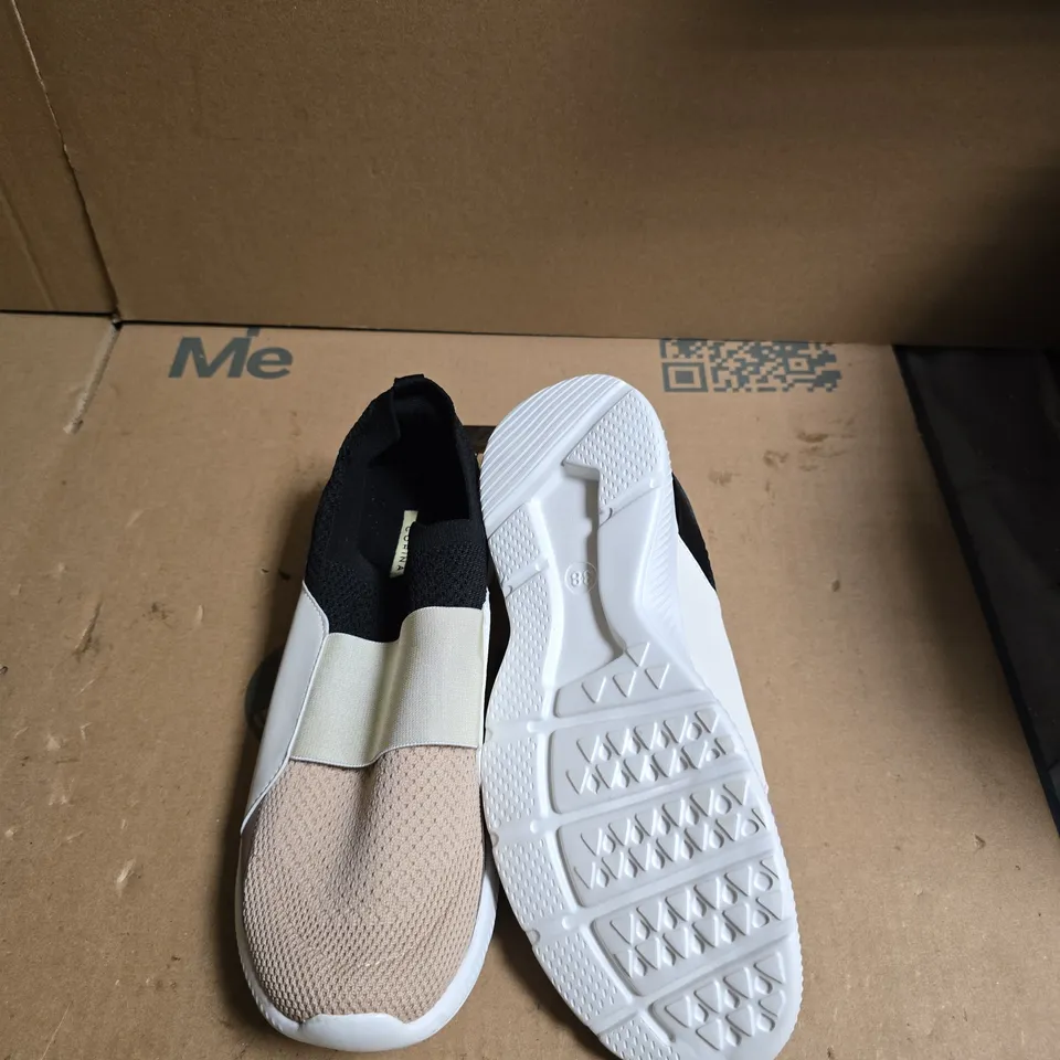 CORINA WOMEN'S SLIP-ON KNIT SNEAKER – BEIGE/PINK, UK 5.5 (EU 38)