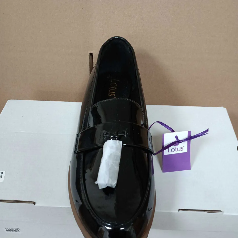 LOTUS WOMEN'S BLACK PATENT LEATHER LOAFERS – SIZE 8