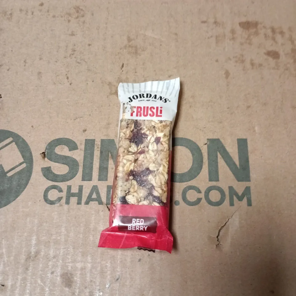 APPROXIMATELY 8 ASSORTED FOOD AND DRINK ITEMS INCLUDING JELLY TOTS , JUST BEE HONEY AND JORDANS FRUSLI RED BERRY 