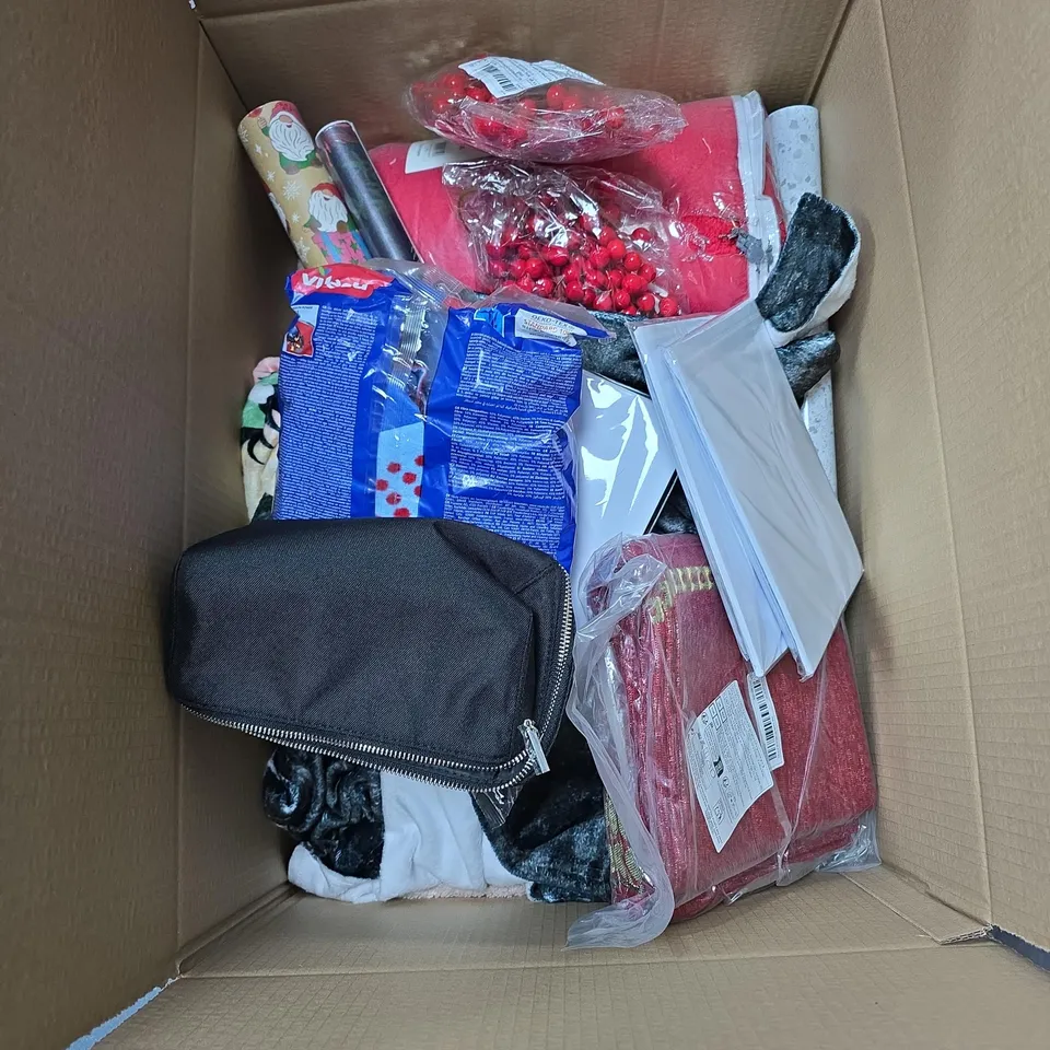 APPROXIMATELY 20 ASSORTED HOUSEHOLD ITEMS TO INCLUDE RULER, WALLPAPER, PULL UP VEST BAG, CASTOR OIL PACK WRAP KIT, CHRISTMAS CARDS ETC