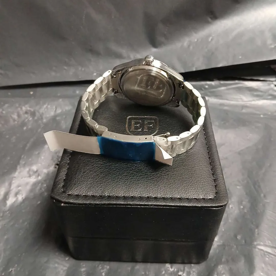 MENS ERNEST FERDINAND WATCH – GLOBAL DIAL – STAINLESS STEEL STRAP – 3ATM WATER RESISTANT - GIFT BOX