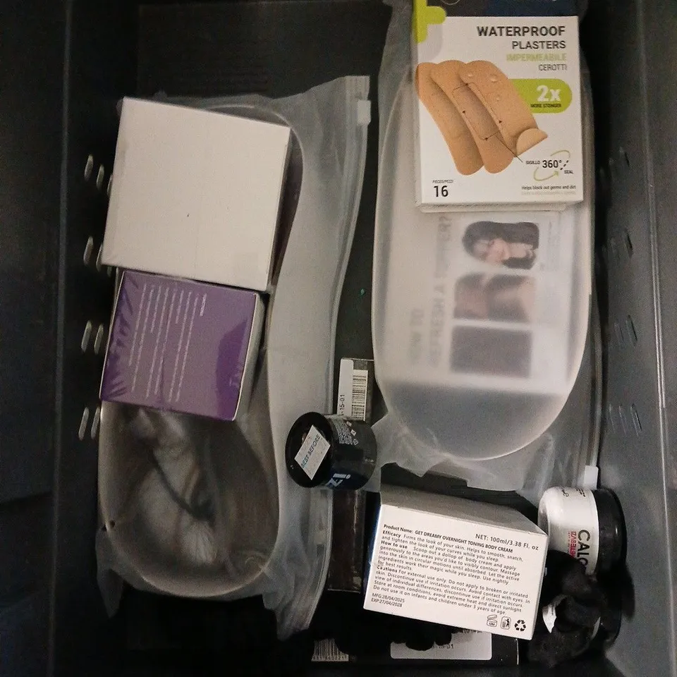 APPROXIMATELY 20 ASSORTED HEALTH & BEAUTY PRODUCTS TO INCLUDE WESTLAB EPSOM BATH SALT, LANEIGE CREAM SKIN TONER & MOISTURISER, GIVE ME BLONDE SHOT, ETC