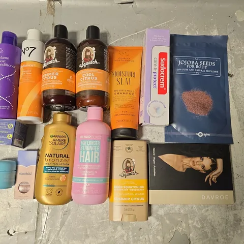 APPROXIMATELY 14 ASSORTED HEALTH & BEAUTY ITEMS TO INCLUDE DR SQUATCH CONDITIONER, JOJOBA SEEDS FOR BODY AND SELF TAN LOTION