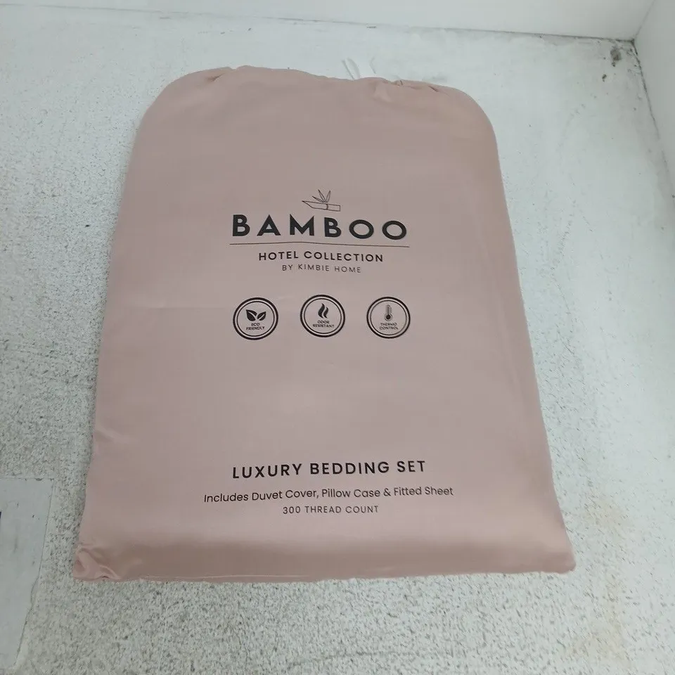 BAMBOO HOTEL COLLECTION LUXURY BEDDING SET BY KIMBIE HOME – DOUBLE (DUVET COVER, PILLOWCASE & FITTED SHEET), 300 THREAD COUNT