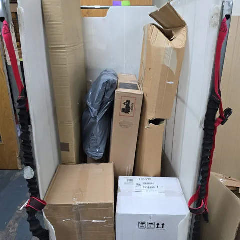 APPROXIMATELY 10 HOUSEHOLD ITEMS TO INCLUDE PLANTS, FRAME AND A MIRROR