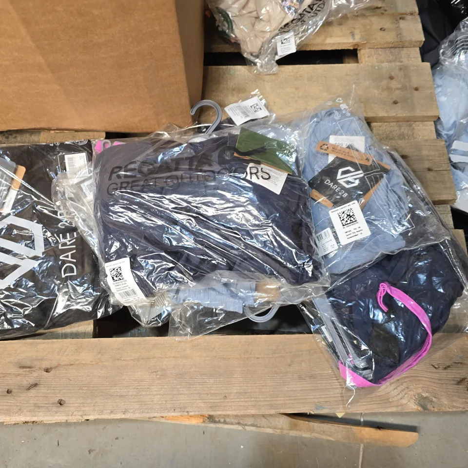 LOT OF APPROXIMATELY 41 ASSORTED BRAND NEW REGATTA AND DARE2BE CLOTHING ITEMS