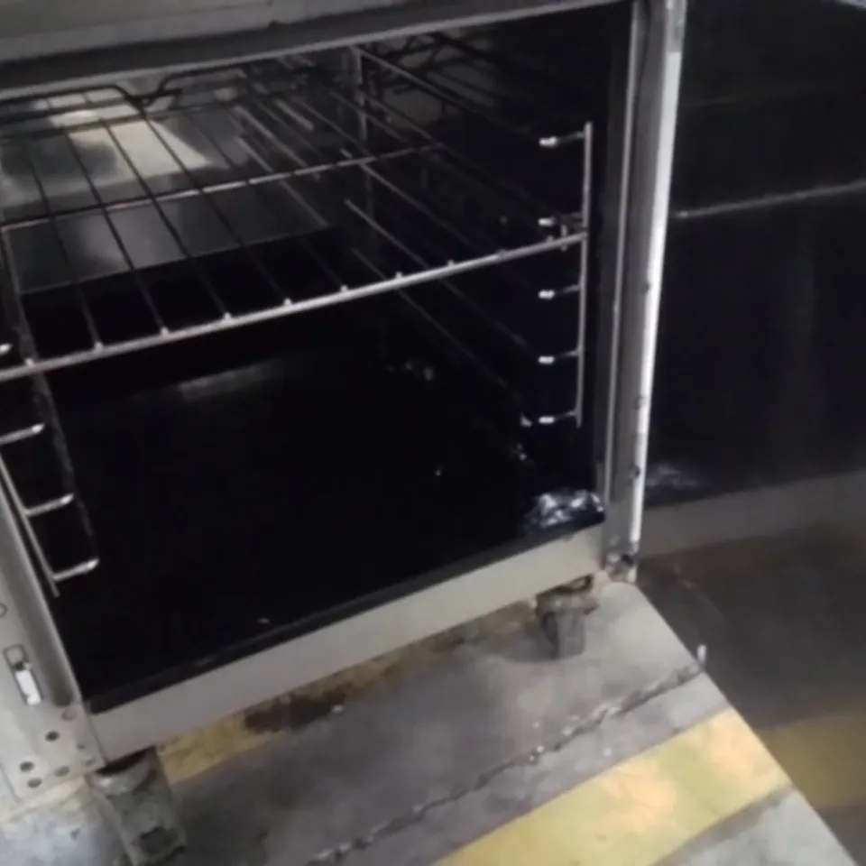 COMMERCIAL FALCON DOMINATOR FREE STANDING 4 HOB PROPANE GAS OVEN