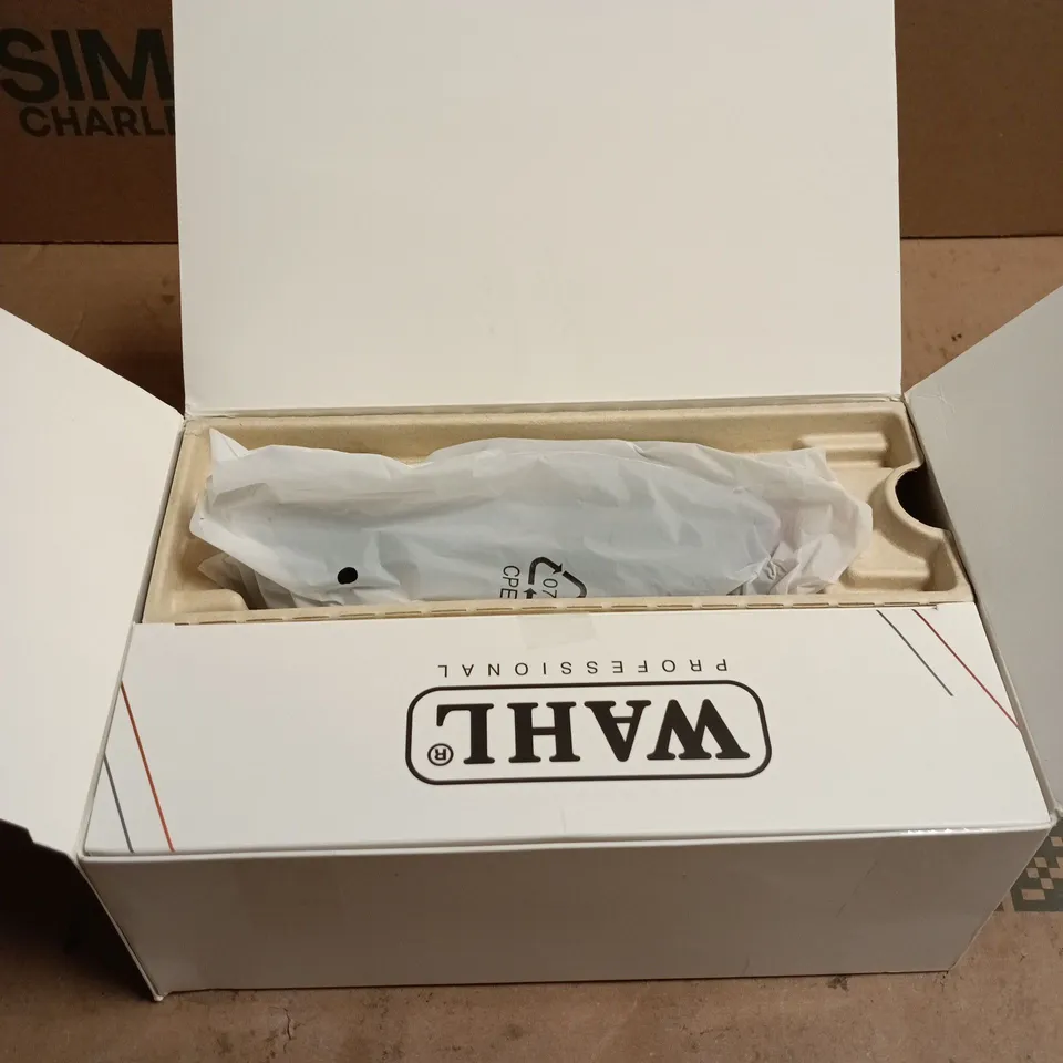 WAHL PROFESSIONAL HAIR TRIMMER WITH ACCESSORIES